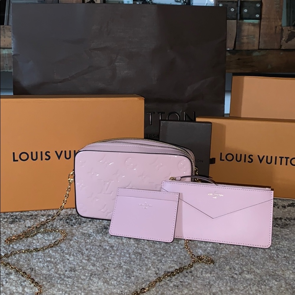 SOLD Louis Vuitton Camera Pouch Vernis